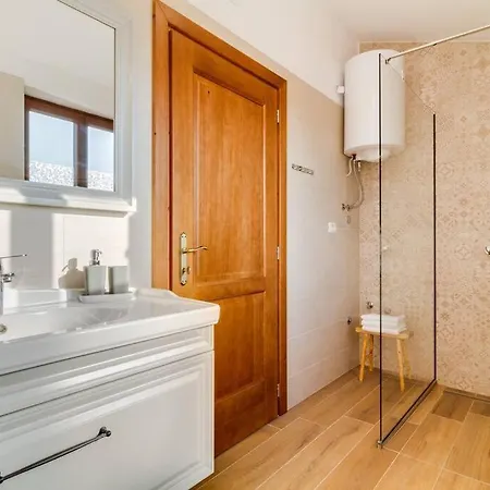 Vakantiehuis Nima - House With Private Pool *