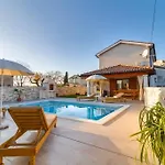 Nima - House With Private Pool Σπίτι διακοπών Barban